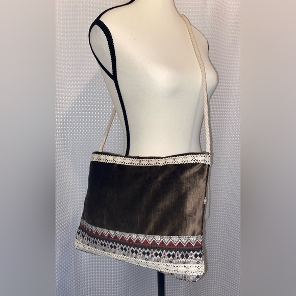 Women’s Hand Made brown Velvety Corduroy Fabric‎ crossbody Bag, cotton lace - Picture 6 of 14